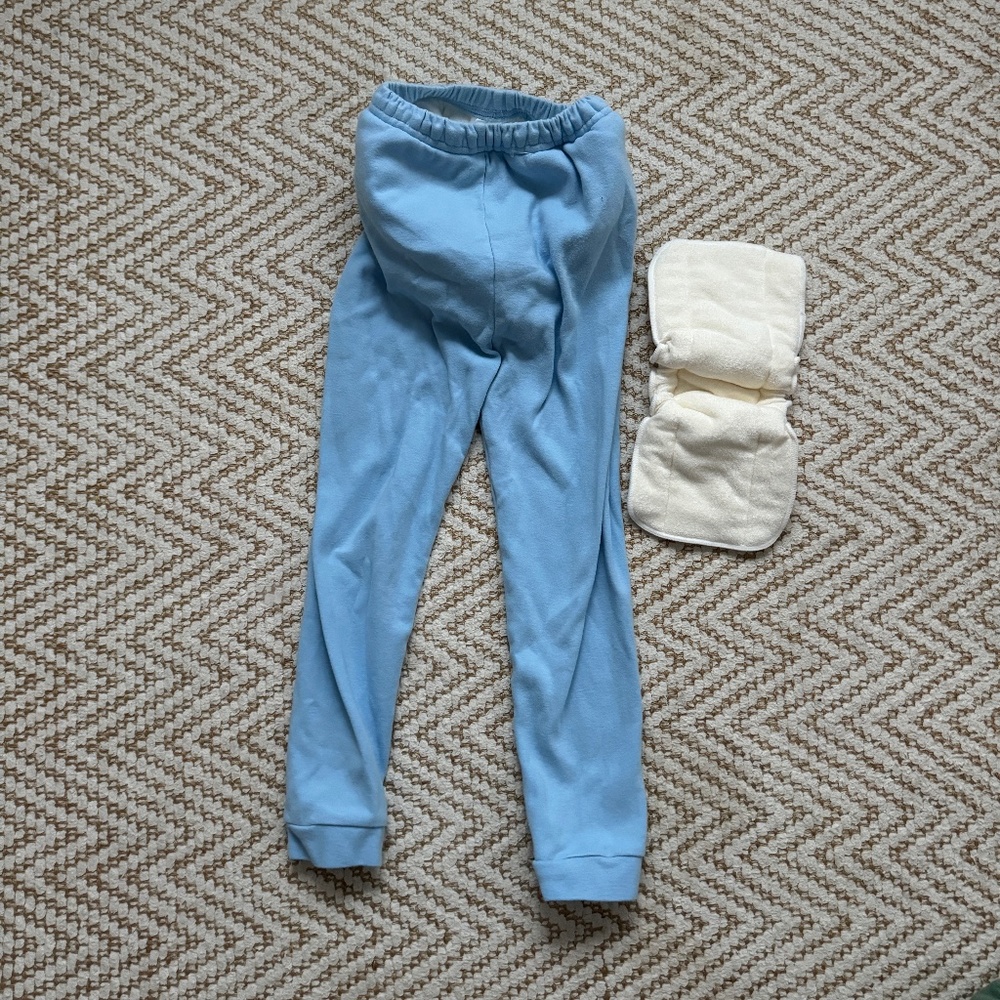 Peejamas bottom in blue size 6/7, new without tags.